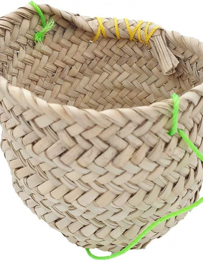 سلة مصنوعة يدويًا من أوراق النخيل