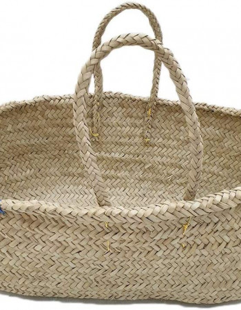 سلة مصنوعة يدويًا من سعف النخيل