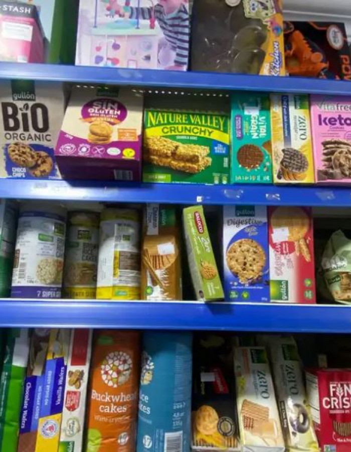 حلويات ومكملات غذاية نباتية وخالية من السكر وبروتين مستوردة