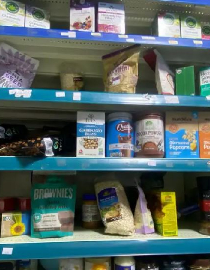 حلويات ومكملات غذاية نباتية وخالية من السكر وبروتين مستوردة