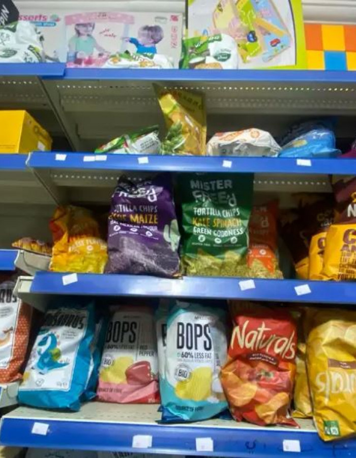 حلويات ومكملات غذاية نباتية وخالية من السكر وبروتين مستوردة