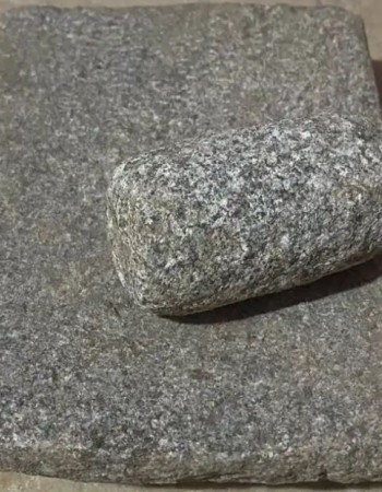  مسحقة طعام حجرية